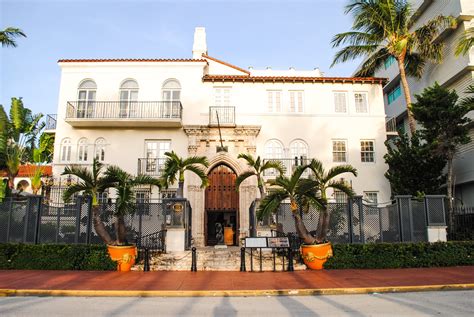 versace villa casa casuarina.